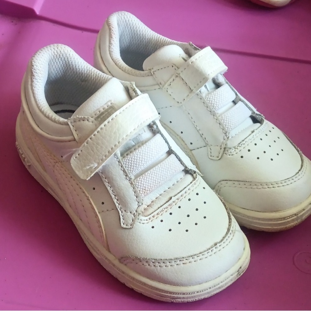 Puma tennis shoes